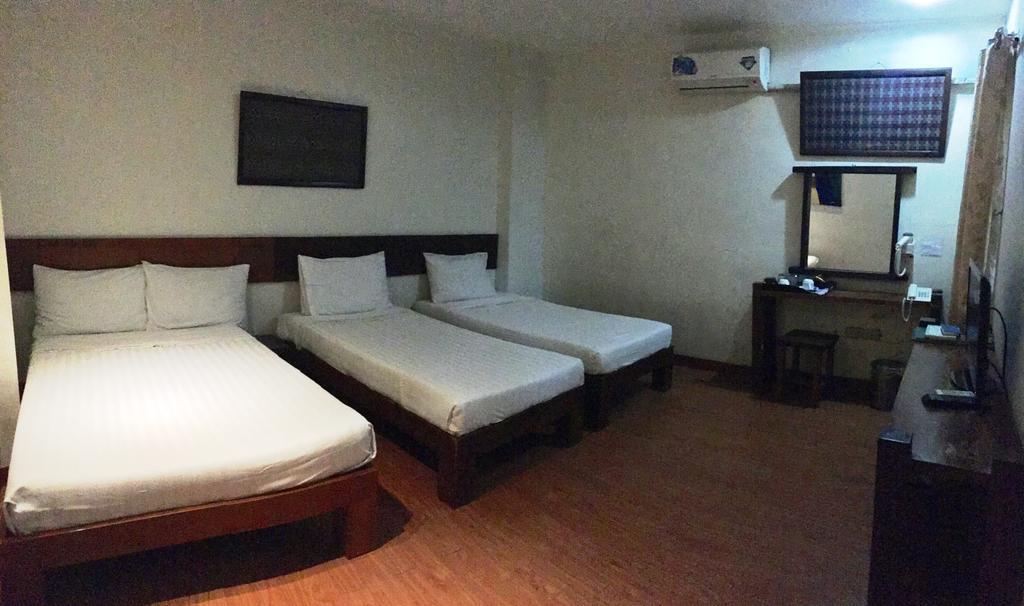 Ilocos Rosewell Hotel Buitenkant foto