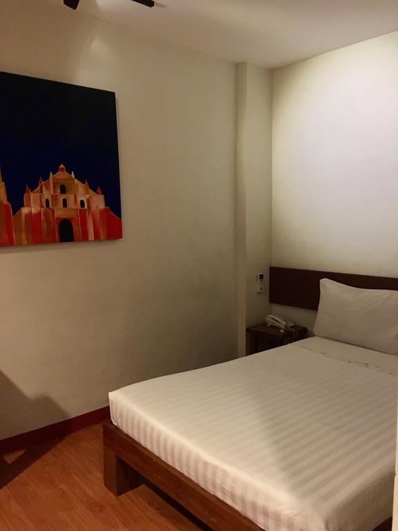 Ilocos Rosewell Hotel Kamer foto