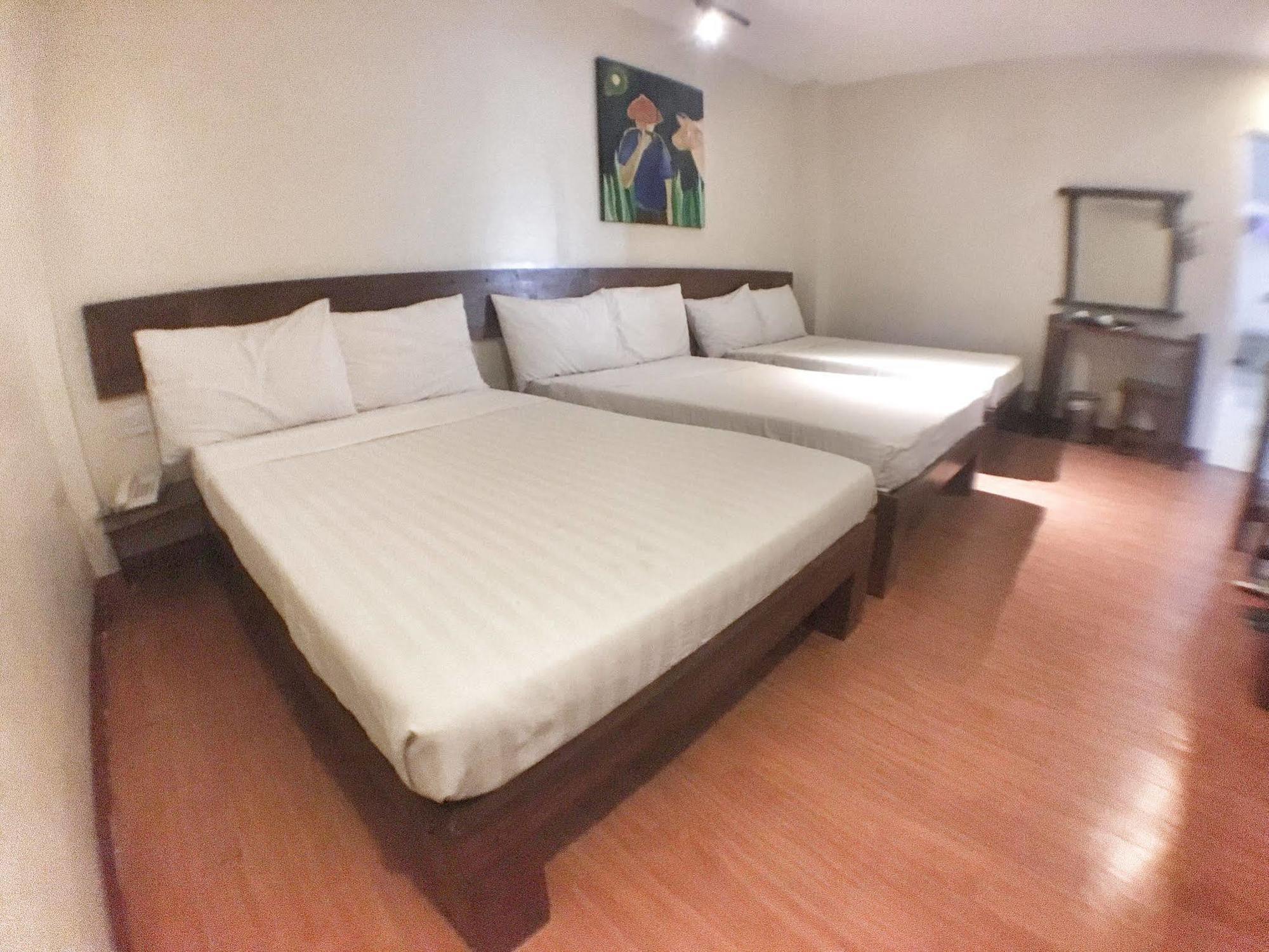 Ilocos Rosewell Hotel Buitenkant foto